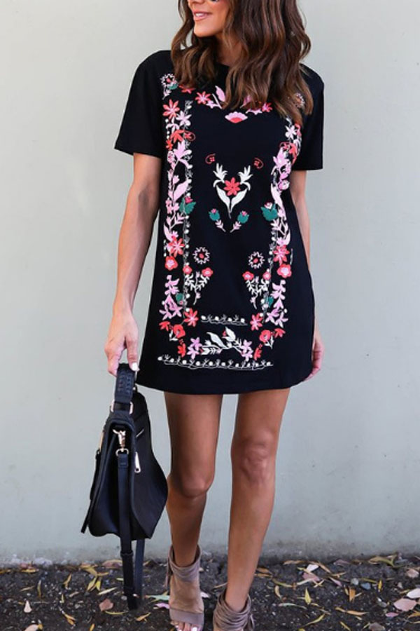 Boho Black Dress with Mexican Style Embroidery #boho #bohemian #bohodress #bohemiandress #bohooutfit #bohemianoutfit