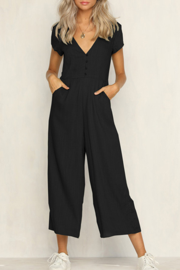 I love this Spring Loose Black Jumpsuit with pockets