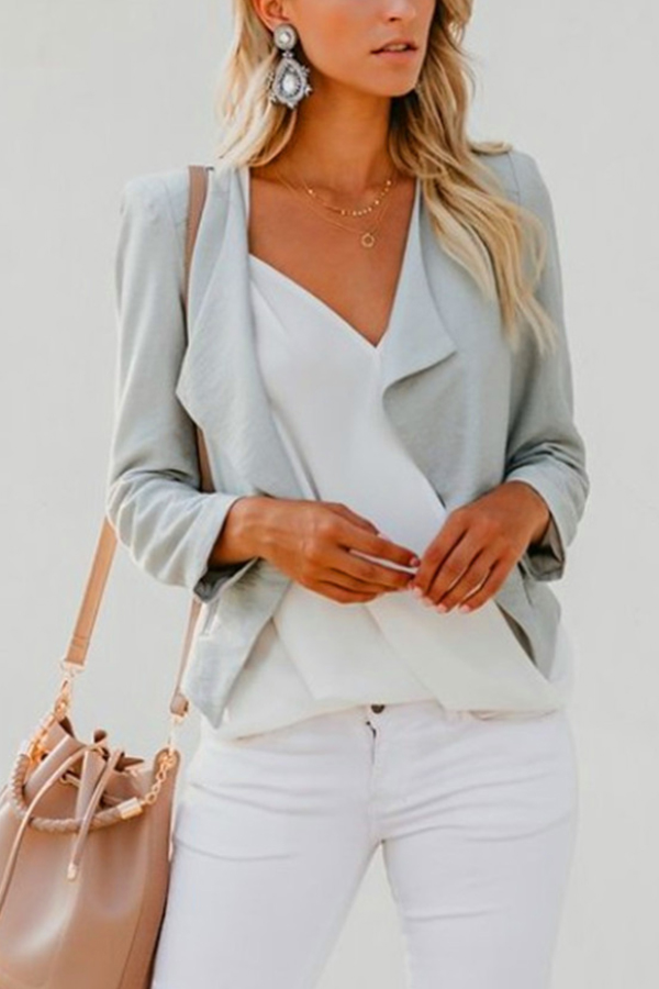 so chic ! lovely fall outfit in grey and white