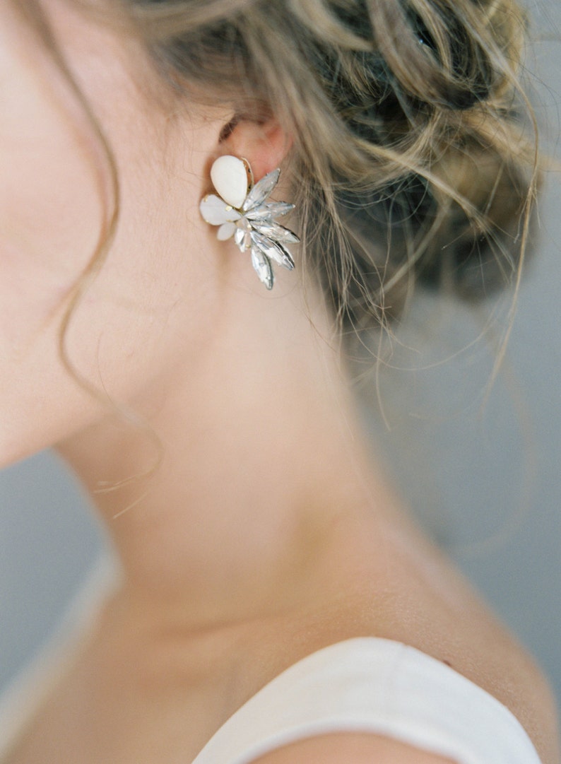 Asymmetric crystals earrings 