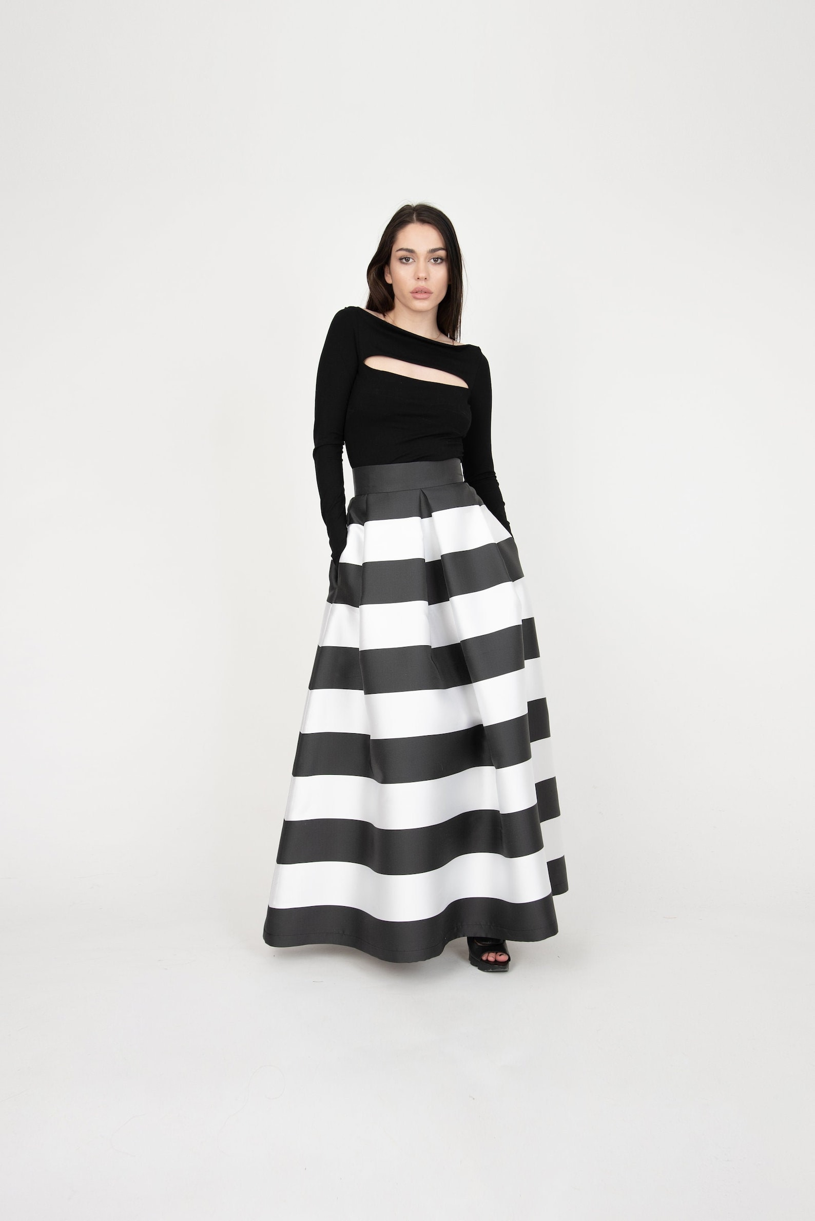I love this long, flowy skirt. It has a classic appearance, giving comfort and elegance at the same time.